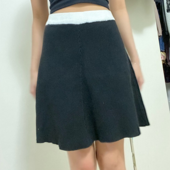 Black and white skirt - Picture 6 of 8